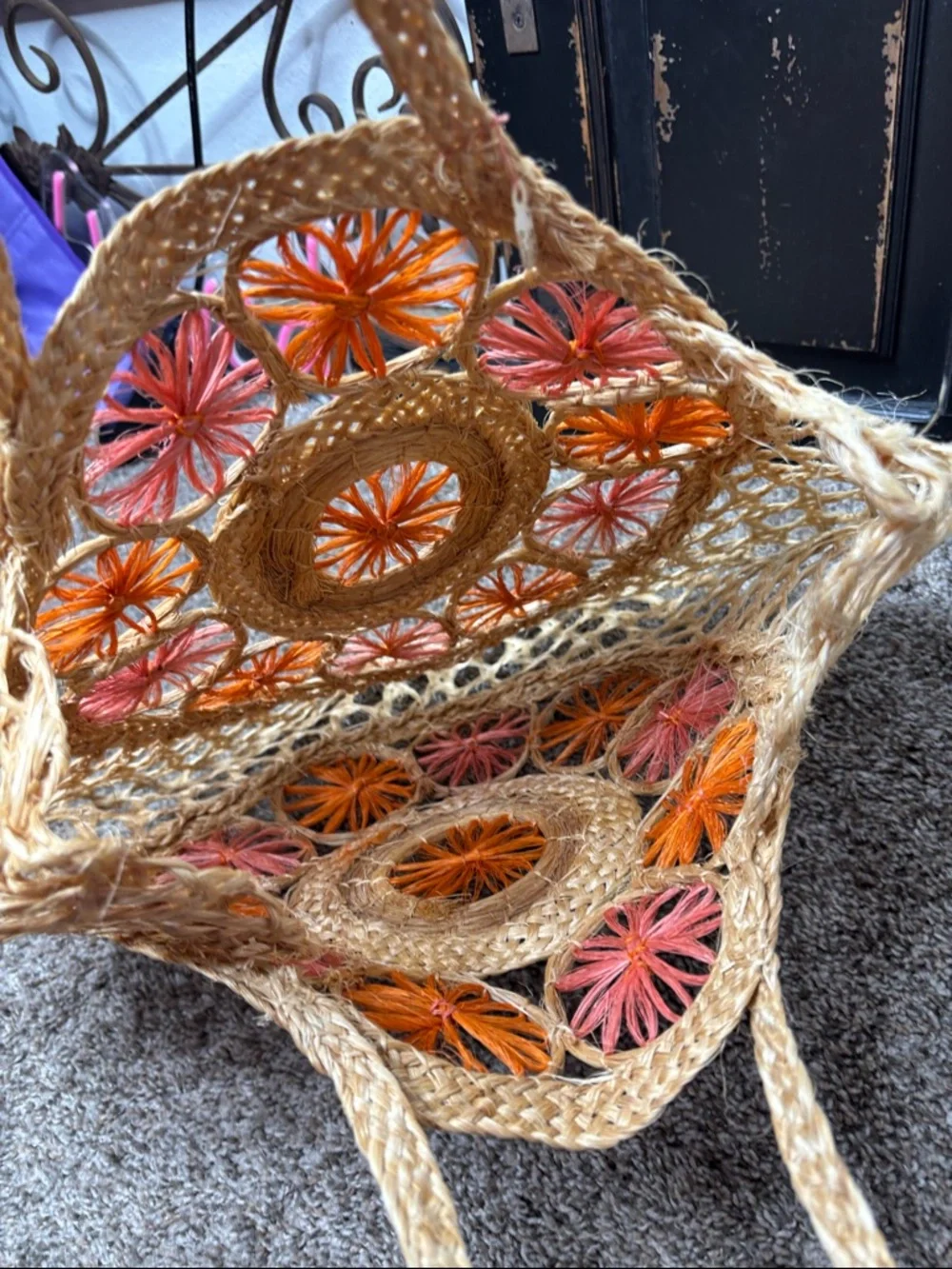 Vintage handcrafted Boho style straw beach tote bag woven flower design - Picture 5 of 7